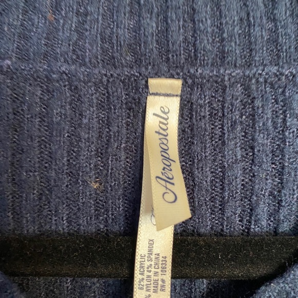 Lady’s sweater - Picture 2 of 2